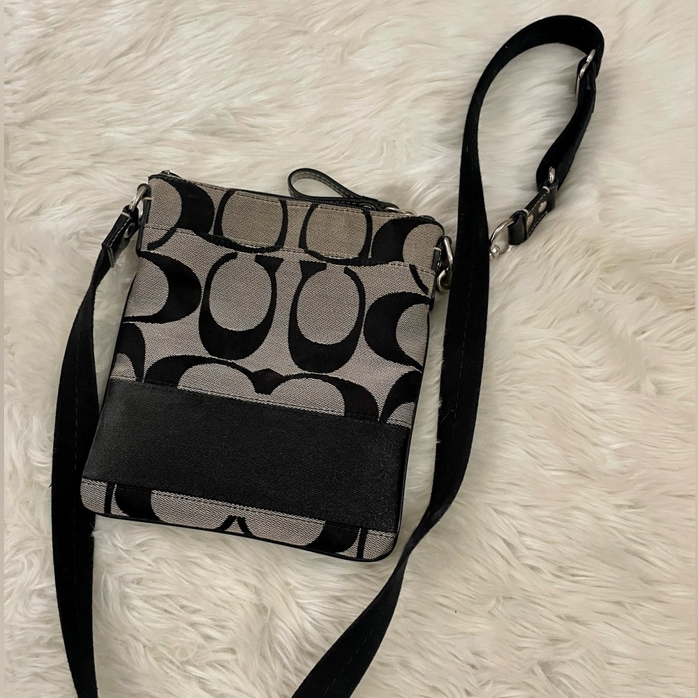 Coach Signature Cross Body bag